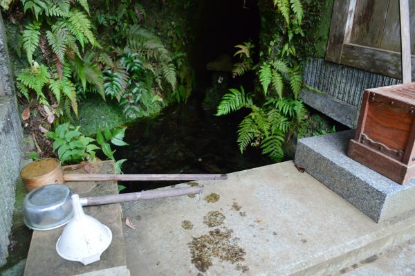 佐助稲荷神社の湧き水