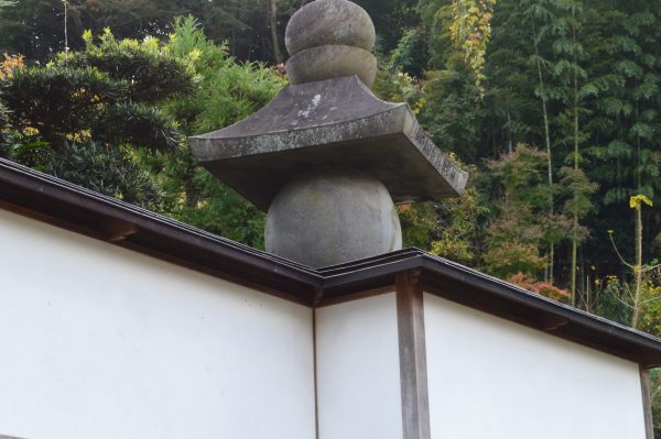 燈籠、墓石
