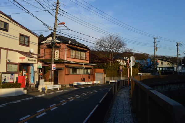 県道204号 報国寺付近