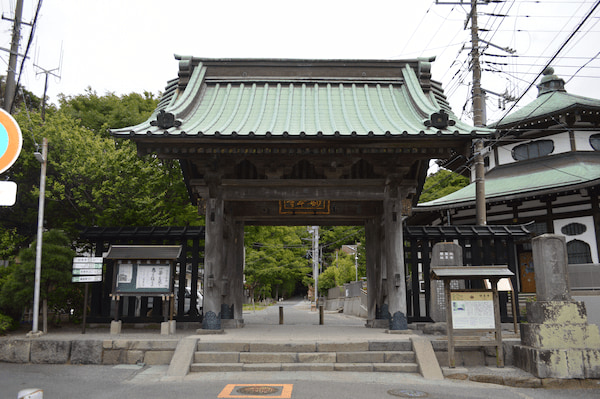 鎌倉　妙本寺　山門