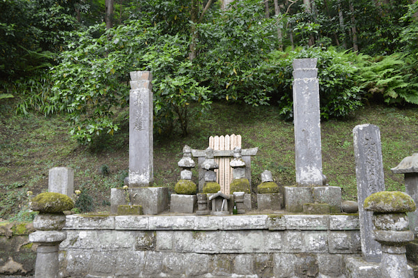 鎌倉　妙本寺　比企一族の墓